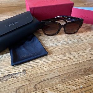 Valentino VA4082, women’s sunglasses like new, with box, case, dust bag,warranty